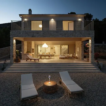 Hvar - Lyra * Ivan Dolac