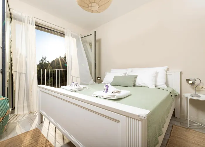 Hvar - Lyra * Ivan Dolac